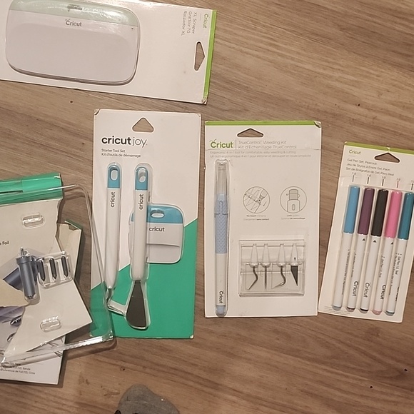 Circut bundle - Picture 3 of 4